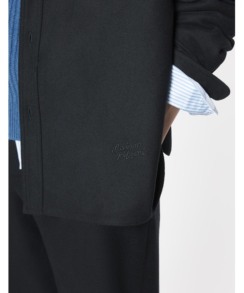 Maison Kitsune（メゾンキツネ）の「MAISON KITSUNE HANDWRITING OVERSIZED SHIRT（シャツ/ブラウス・メンズ・ブラック・L/M/S）」の5枚目の写真