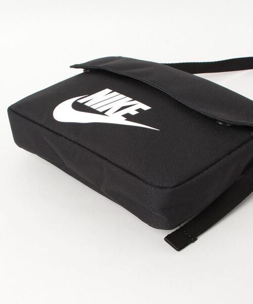 NIKE（ナイキ）の「ナイキ NIKE ナイキ ウィメンズ NSW レベル クロスボディ（ショルダーバッグ・メンズ・ブラック・ONE SIZE）」の3枚目の写真