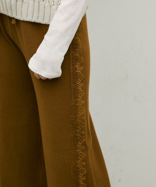 Lutim by u（ルチバイユー）の「Side lace knit pants / サイドレースニットパンツ（その他パンツ・レディース・ブラック/ブラウン・FREE）」の8枚目の写真
