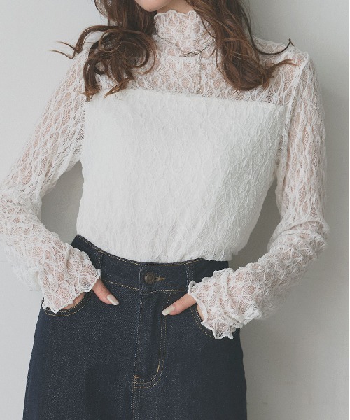ad thie(アドティエ)の「プチハイネック レーストップス(Tシャツ/カットソー・レディース・オフホワイト/ブラック/グレー・FREE)」の2枚目の写真