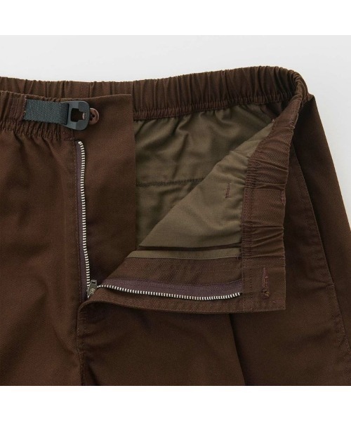 Kinetics(キネティクス)の「Gramicci T/C TWILL TUCK TAPERD PANT(グラミチ TC ツイルタックテーパードパンツ)(チノパンツ・メンズ・ブラック/ブラウン系・SMALL/MEDIUM/LARGE/X-LARGE)」の7枚目の写真