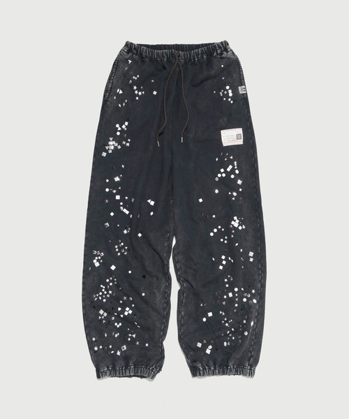 MIHARAYASUHIRO(ミハラヤスヒロ)の「【MIHARAYASUHIRO/ミハラヤスヒロ】EMBELLISHED BLEACHED PANTS(スウェットパンツ・メンズ・ブラック/グレー・44/46)」の2枚目の写真