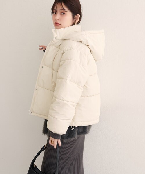 natural couture(ナチュラルクチュール)の「フード中綿ジャケット(ダウンジャケット/コート・レディース・ブラウン/アイボリー/グレイッシュベージュ/サックスブルー/ブラック・FREE)」の16枚目の写真