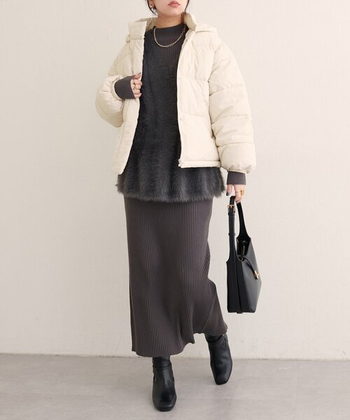 natural couture(ナチュラルクチュール)の「フード中綿ジャケット(ダウンジャケット/コート・レディース・ブラウン/アイボリー/グレイッシュベージュ/サックスブルー/ブラック・FREE)」の17枚目の写真