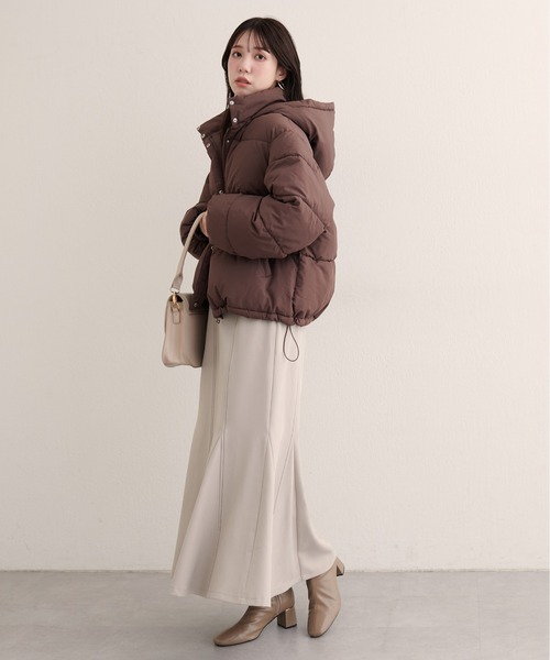 natural couture(ナチュラルクチュール)の「フード中綿ジャケット(ダウンジャケット/コート・レディース・ブラウン/アイボリー/グレイッシュベージュ/サックスブルー/ブラック・FREE)」の12枚目の写真