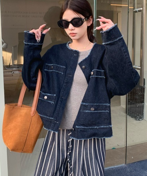 gossip!ロサンゼルス(ゴシップロサンゼルス)の「ラウンドネック ノーカラーデニムジャケット(デニムジャケット・レディース・インディゴブルー・FREE)」の2枚目の写真