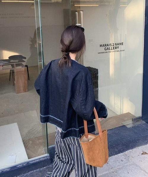 gossip!ロサンゼルス(ゴシップロサンゼルス)の「ラウンドネック ノーカラーデニムジャケット(デニムジャケット・レディース・インディゴブルー・FREE)」の11枚目の写真