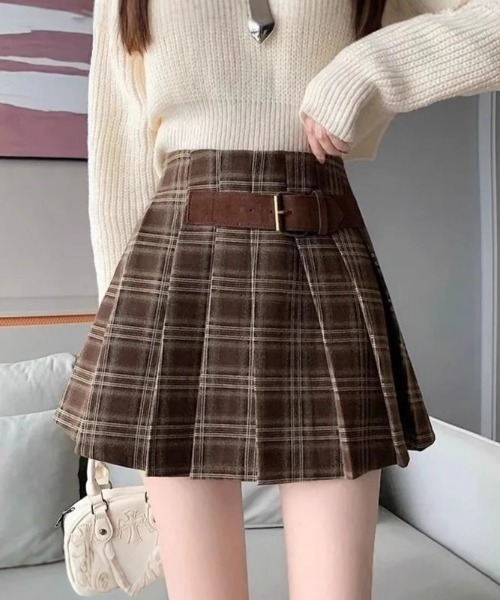 Mejoul（メジュール）の「【2025秋冬新作】【インパン付き】サイドベルトチェックプリーツミニスカート（スカート・レディース・ブラック/ブラウン・M/L）」の2枚目の写真