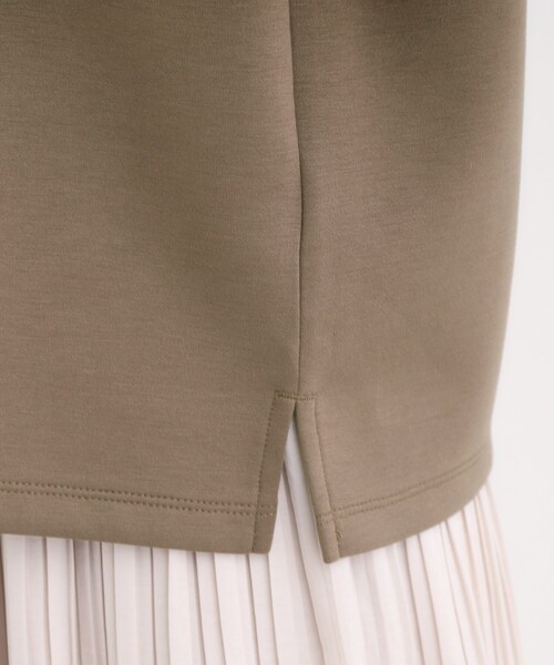 DRESKIP（ドレスキップ）の「【S-LL】大人のデイリースタイルに お袖タック フェイクパール付きトップス（Tシャツ/カットソー・レディース・アイボリー/レッド系1/ダークブラウン/チャコールグレー・02/01/04/03）」の5枚目の写真