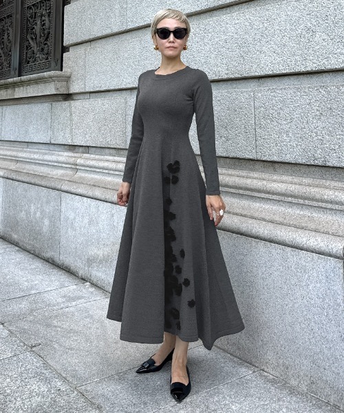 JENNE(ジェンヌ)の「フラワーモチーフワンピース(ワンピース・レディース・グレー/ブラック・SMALL/MEDIUM/LARGE)」の13枚目の写真