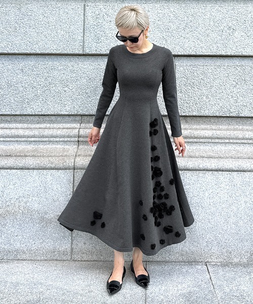 JENNE(ジェンヌ)の「フラワーモチーフワンピース(ワンピース・レディース・グレー/ブラック・SMALL/MEDIUM/LARGE)」の14枚目の写真