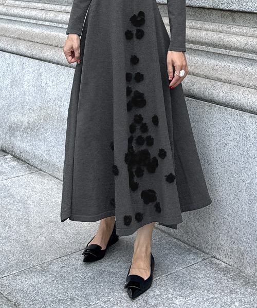 JENNE(ジェンヌ)の「フラワーモチーフワンピース(ワンピース・レディース・グレー/ブラック・SMALL/MEDIUM/LARGE)」の17枚目の写真