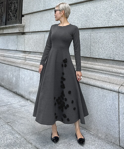 JENNE(ジェンヌ)の「フラワーモチーフワンピース(ワンピース・レディース・グレー/ブラック・SMALL/MEDIUM/LARGE)」の18枚目の写真