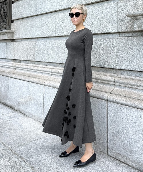 JENNE(ジェンヌ)の「フラワーモチーフワンピース(ワンピース・レディース・グレー/ブラック・SMALL/MEDIUM/LARGE)」の19枚目の写真