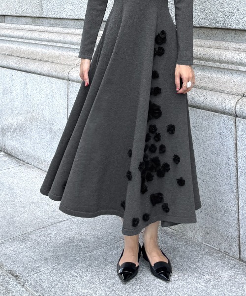 JENNE(ジェンヌ)の「フラワーモチーフワンピース(ワンピース・レディース・グレー/ブラック・SMALL/MEDIUM/LARGE)」の22枚目の写真