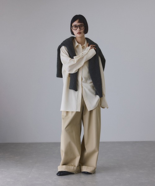 ADAM ET ROPE'（アダムエロペ）の「ダブルポケットウールシャツ（シャツ/ブラウス・レディース・ベージュ/オフホワイト・FREE）」の4枚目の写真