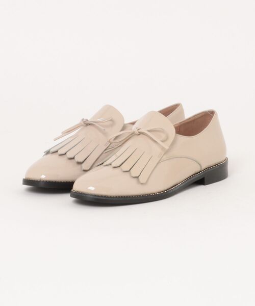 inter-chaussures(インターショシュール)の「【INTER-CHAUSSURES】レースリボンエナメルキルトシューズ(I1610N)(ドレスシューズ・レディース・ライトベージュ/ブラック・36/35)」の1枚目の写真