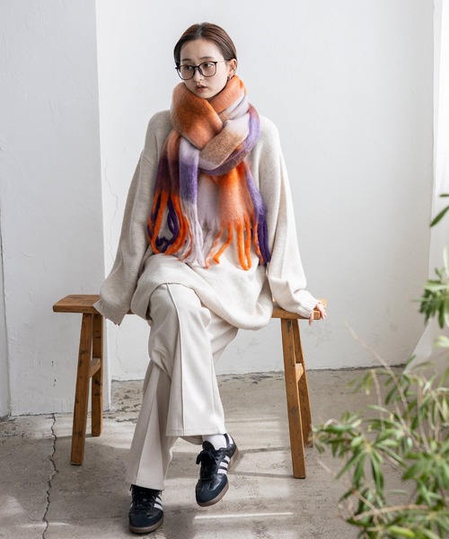 VitaFelice（ヴィータフェリーチェ）の「モヘアタッチチェック大判ストール（マフラー・レディース・オレンジ系その他/ブラウン系その他/イエロー系その他/ピンク系その他/グリーン系その他/レッド系その他・FREE）」の17枚目の写真