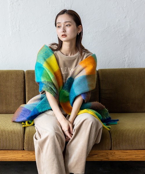 VitaFelice（ヴィータフェリーチェ）の「モヘアタッチチェック大判ストール（マフラー・レディース・オレンジ系その他/ブラウン系その他/イエロー系その他/ピンク系その他/グリーン系その他/レッド系その他・FREE）」の21枚目の写真