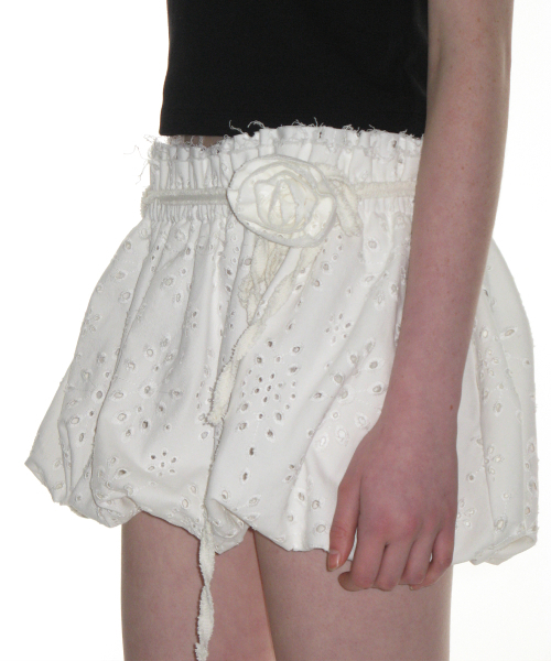 スカート CRANK ROSE PUNCHING BALLOON SKIRT_WHITE CRANK（クランク）の「ローズパンチングバルーンスカート_ホワイト