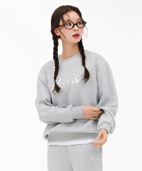 CHASECULT（チェイスカルト）の「女性レタリンググラフィックスウェットシャツ-グレー（スウェット・レディース・ライトグレー・90/85）」の2枚目の写真