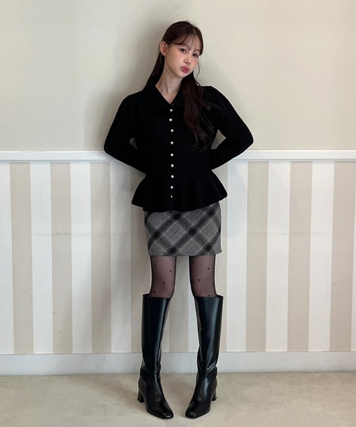 by muni:r(バイ ムニール)の「【着用動画あり・4色展開】パールフレアニットカーディガン(ニット/セーター・レディース・レッド/ブラック/アイボリー/グレー・FREE)」の19枚目の写真