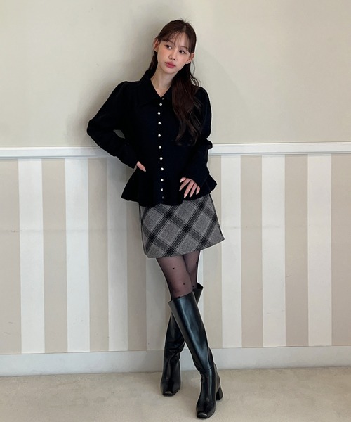 by muni:r(バイ ムニール)の「【着用動画あり・4色展開】パールフレアニットカーディガン(ニット/セーター・レディース・レッド/ブラック/アイボリー/グレー・FREE)」の20枚目の写真