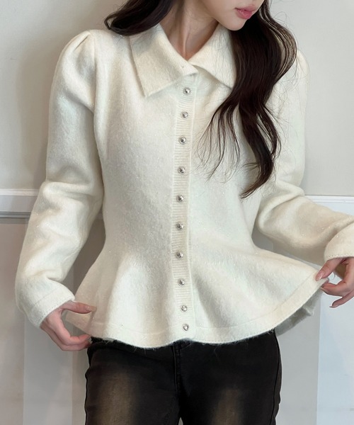 by muni:r(バイ ムニール)の「【着用動画あり・4色展開】パールフレアニットカーディガン(ニット/セーター・レディース・レッド/ブラック/アイボリー/グレー・FREE)」の15枚目の写真