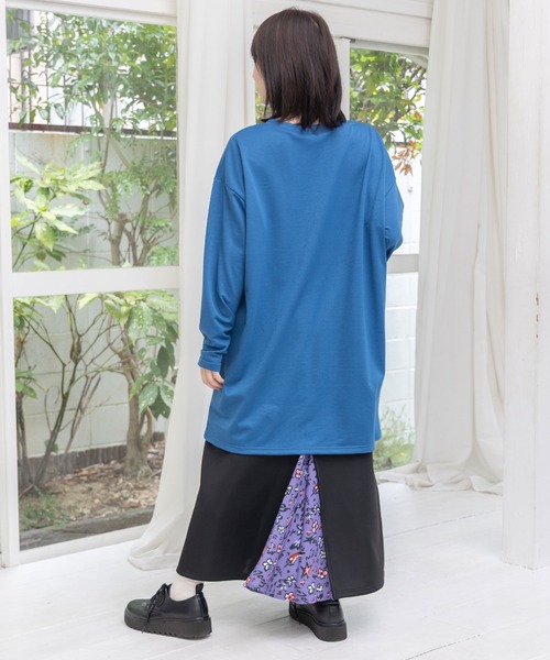 ScoLar（スカラー）の「153713：仲宗根泉(HY)コラボ アート柄花柄チュニック（チュニック・レディース・ブルー/ブラック・M）」の10枚目の写真