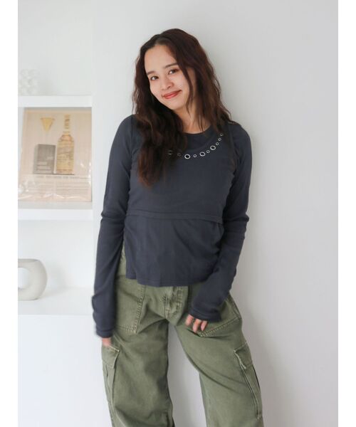 Ungrid(アングリッド)の「ハトメデザインレイヤードロングスリーブTee(Tシャツ/カットソー・レディース・チャコールグレー/オフホワイト・FREE)」の12枚目の写真