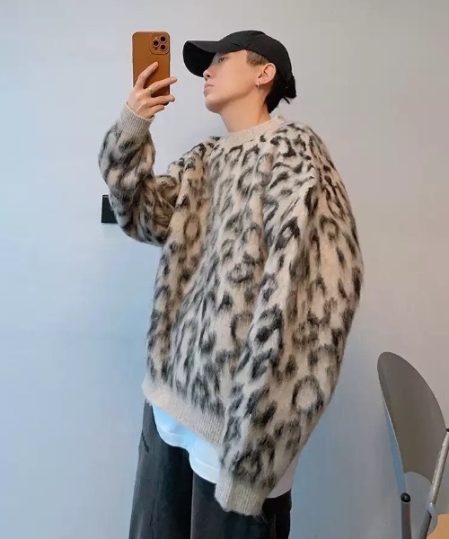 CREARE -LINO-（クレアーレリノ）の「レオパードルーズニット　【ユニセックス商品】（ニット/セーター・メンズ・ベージュ系その他・FREE）」の3枚目の写真