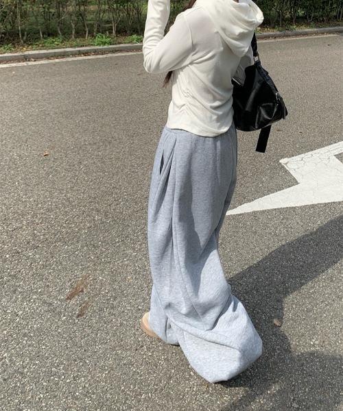 anyonemore（エニワンモア）の「サイドタック裏起毛ワイドトレーニングパンツ（スウェットパンツ・レディース・ブラック/グレー・FREE）」の20枚目の写真