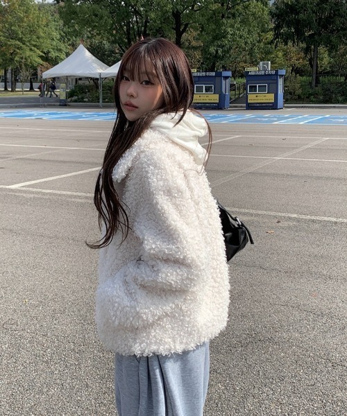 anyonemore（エニワンモア）の「サイドタック裏起毛ワイドトレーニングパンツ（スウェットパンツ・レディース・ブラック/グレー・FREE）」の7枚目の写真