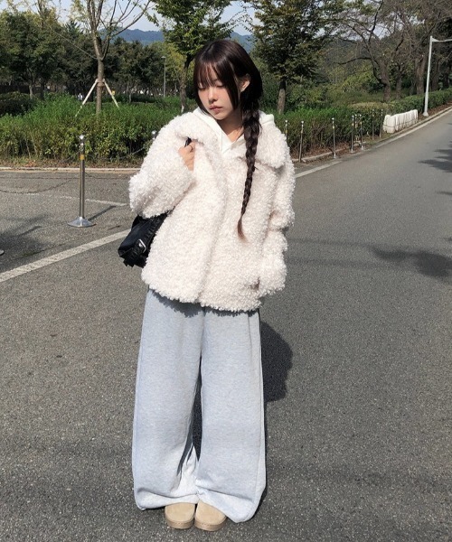 anyonemore（エニワンモア）の「サイドタック裏起毛ワイドトレーニングパンツ（スウェットパンツ・レディース・ブラック/グレー・FREE）」の14枚目の写真