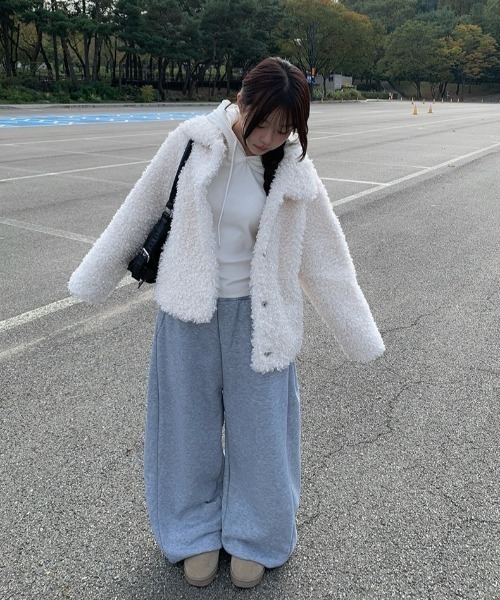 anyonemore（エニワンモア）の「サイドタック裏起毛ワイドトレーニングパンツ（スウェットパンツ・レディース・ブラック/グレー・FREE）」の3枚目の写真