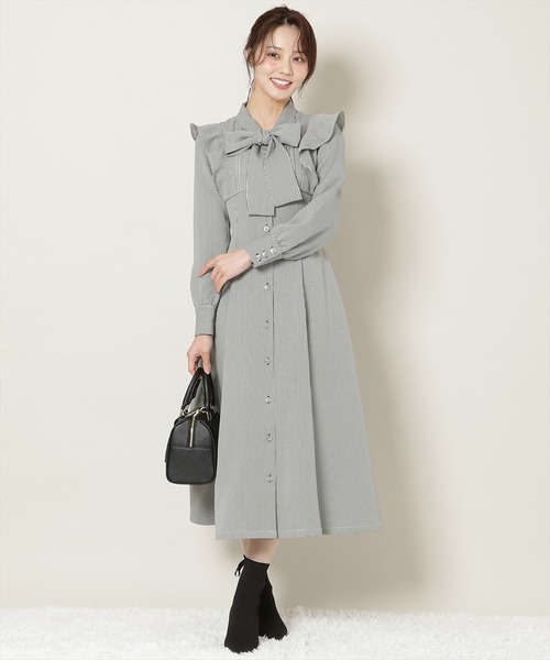 WILLSELECTION(ウィルセレクション)の「リボンタイラッフルフレアワンピース(ワンピース・レディース・チャコールグレー/ブラック系その他/ピンク・FREE)」の1枚目の写真