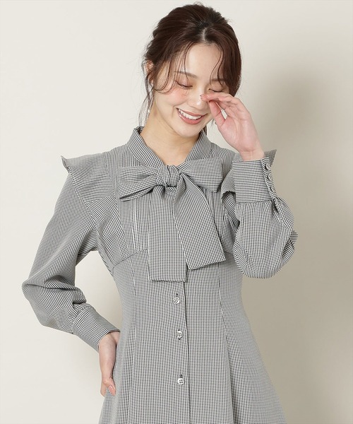 WILLSELECTION(ウィルセレクション)の「リボンタイラッフルフレアワンピース(ワンピース・レディース・チャコールグレー/ブラック系その他/ピンク・FREE)」の7枚目の写真