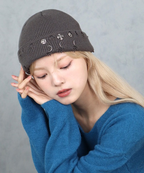 BARELY BLUE(ベアリーブルー)の「【 BARELY BLUE / ベアリーブルー 】 ダメージ メタル ビーニー / ニット キャップ(ニットキャップ/ビーニー・レディース・グレー/アイボリー/ブラック・FREE)」の7枚目の写真