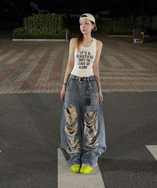 LADY VOLUME(レディーボリューム)の「ビューティフルデイ スリーブレス ボールド (ホワイト)(Tシャツ/カットソー・レディース・その他・SMALL/MEDIUM)」の3枚目の写真