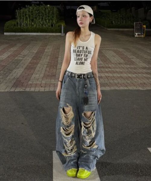 LADY VOLUME(レディーボリューム)の「ビューティフルデイ スリーブレス ボールド (ホワイト)(Tシャツ/カットソー・レディース・その他・SMALL/MEDIUM)」の4枚目の写真
