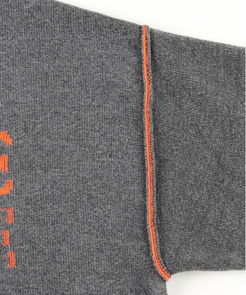 BACK NUMBER(バックナンバー)の「【BACK NUMBER】モールニットロゴクルーネックセーター (ダブルジャガード / ゆったりシルエット / カジュアルスタイル / リブデザイン)(ニット/セーター・メンズ・ホワイト/ネイビー/ダークグレー・M/L/XL)」の9枚目の写真