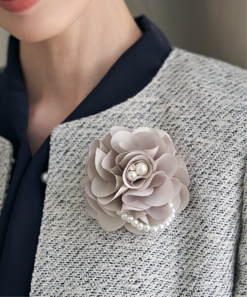 ikka(イッカ)の「【フォーマル対応】フラワーコサージュA(ブローチ/コサージュ・レディース・ホワイト/オフホワイト/グレー/ベージュ・FREE)」の16枚目の写真