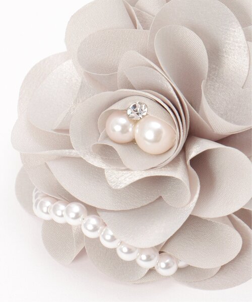 ikka(イッカ)の「【フォーマル対応】フラワーコサージュA(ブローチ/コサージュ・レディース・ホワイト/オフホワイト/グレー/ベージュ・FREE)」の15枚目の写真
