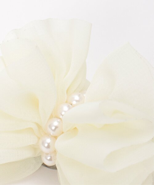 ikka(イッカ)の「【フォーマル対応】フラワーコサージュA(ブローチ/コサージュ・レディース・ホワイト/オフホワイト/グレー/ベージュ・FREE)」の6枚目の写真