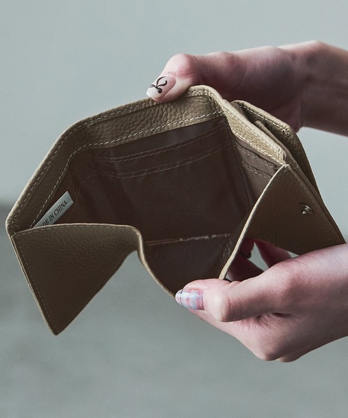 Fashion Letter（ファッションレター）の「エンボスレザー コンパクトミニウォレット 三つ折り財布（財布・レディース・グレイッシュベージュ/ブラック/キャメル・FREE）」の10枚目の写真