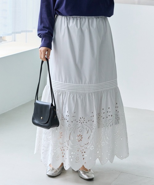 LAVEANGE(ラビアンジェ)の「刺繍レースフレアスカート(スカート・レディース・ブラック/オフホワイト・4L/3L/LL/M/5L)」の1枚目の写真