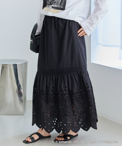 LAVEANGE(ラビアンジェ)の「刺繍レースフレアスカート(スカート・レディース・ブラック/オフホワイト・4L/3L/LL/M/5L)」の4枚目の写真