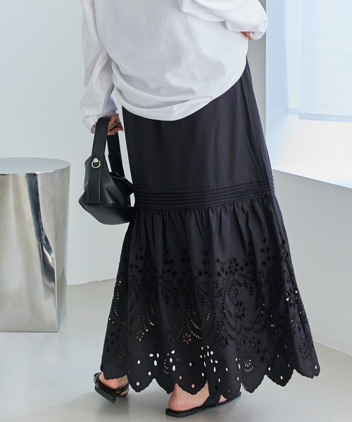LAVEANGE(ラビアンジェ)の「刺繍レースフレアスカート(スカート・レディース・ブラック/オフホワイト・4L/3L/LL/M/5L)」の6枚目の写真