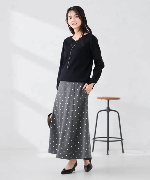a.v.v（アーヴェヴェ）の「【WEB限定】Vネックパフスリーブニット（ニット/セーター・レディース・ライラック/アイボリー/ブラック/ブルー/グレー/ピンク・36/38/40/42）」の7枚目の写真