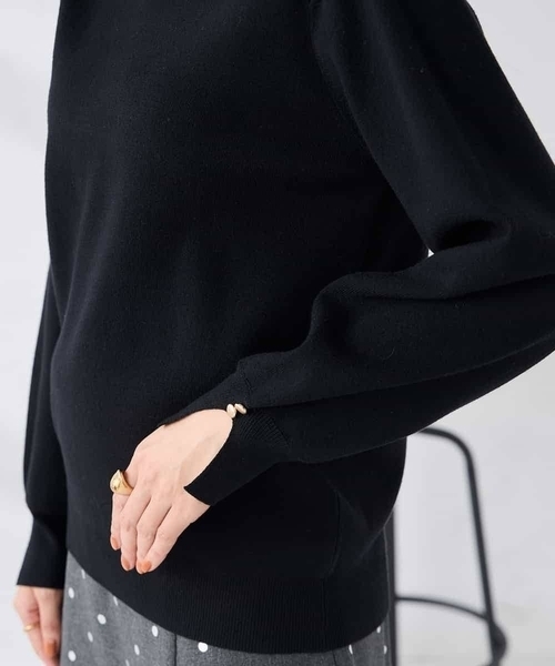 a.v.v（アーヴェヴェ）の「【WEB限定】Vネックパフスリーブニット（ニット/セーター・レディース・ライラック/アイボリー/ブラック/ブルー/グレー/ピンク・36/38/40/42）」の14枚目の写真